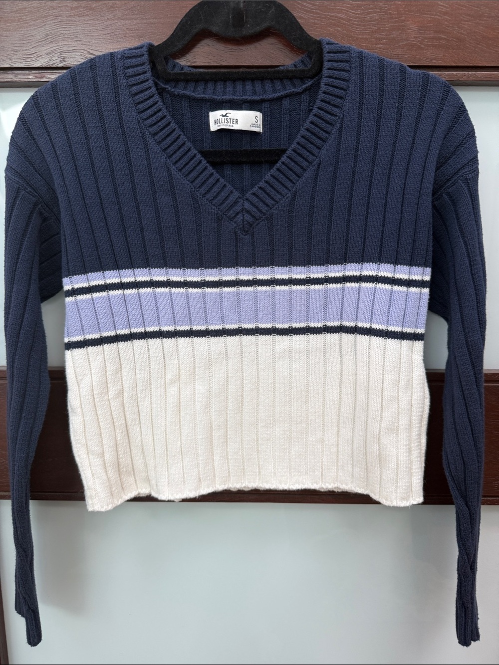 Hollister Navy, Periwinkle & White Striped Ribbed V-Neck Sweater